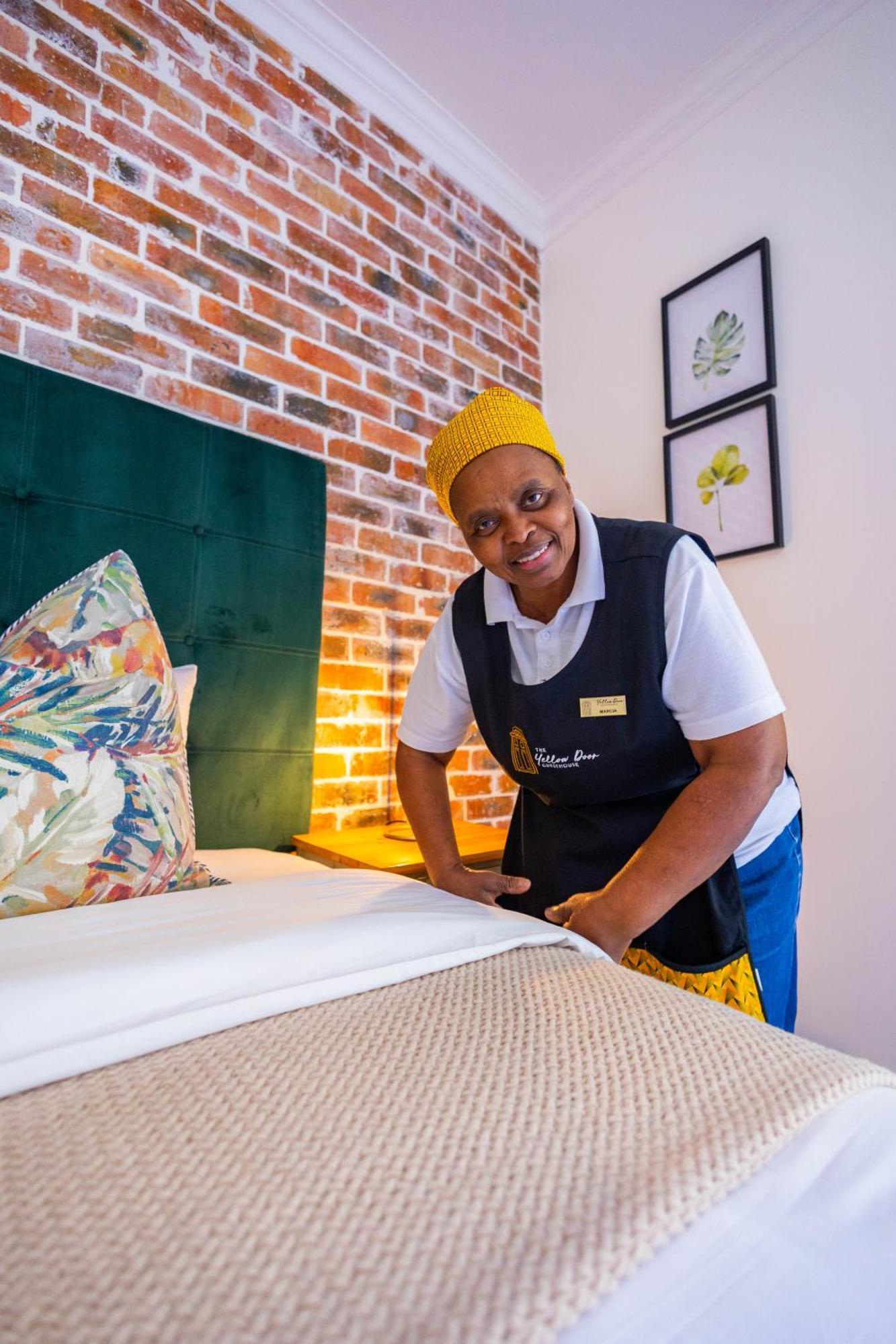 The Yellow Door Guesthouse East London Extérieur photo